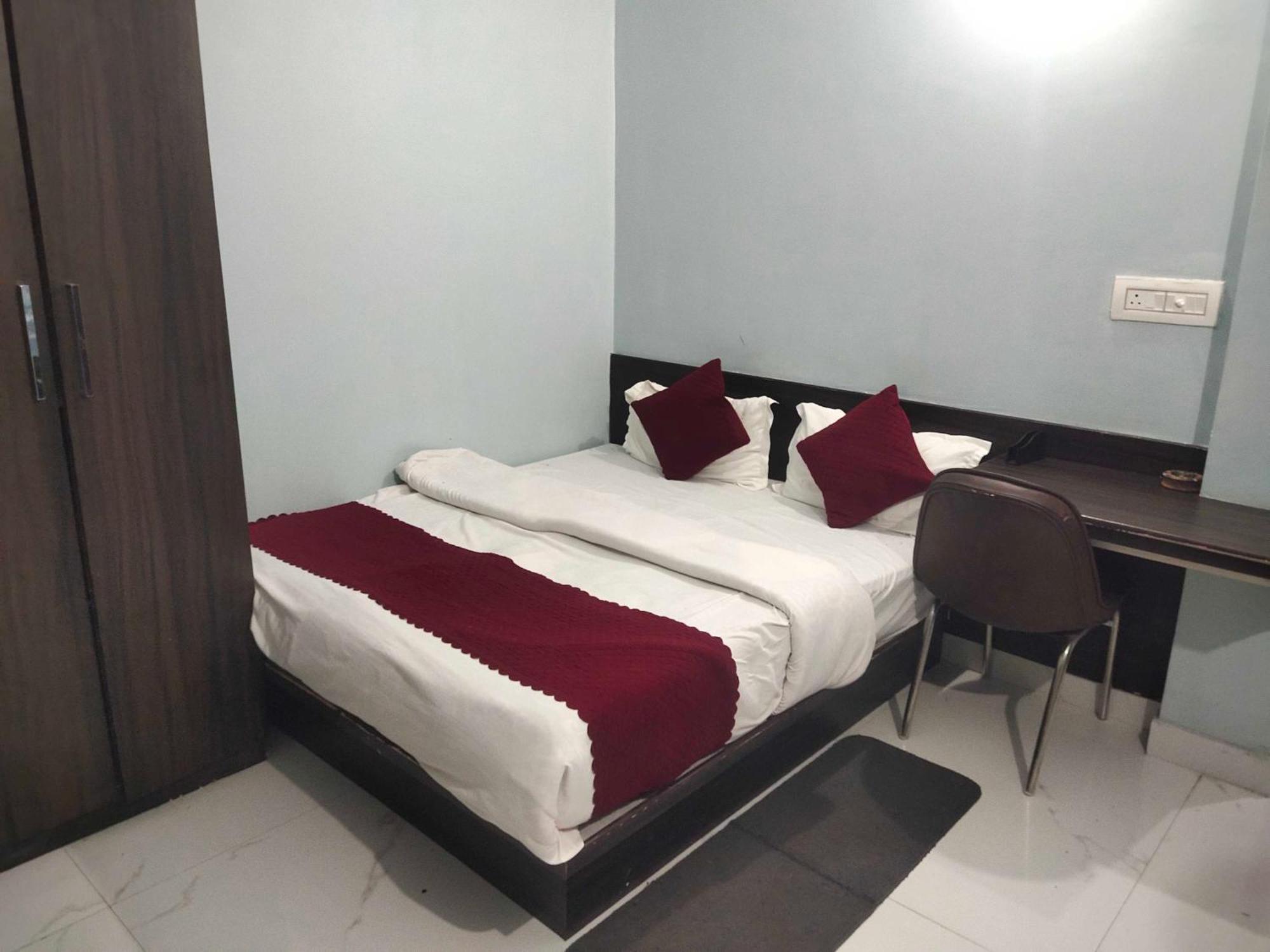 Hotel O Home Aditya Inn Suits Homestay Ayodhya Exterior foto